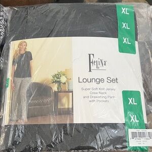 Lounge set XL women new in package (2available)